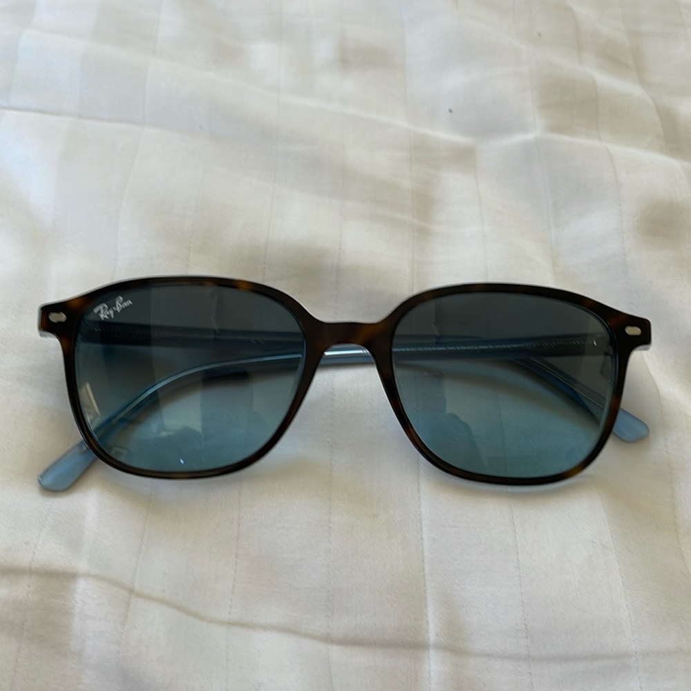 Ray-ban sunglasses tortoise shell frames and arms with baby blue inside color